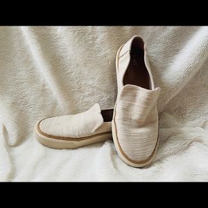 Tom’s Slip-on